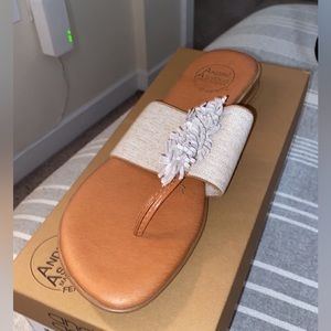 Sandals- Andre Assous